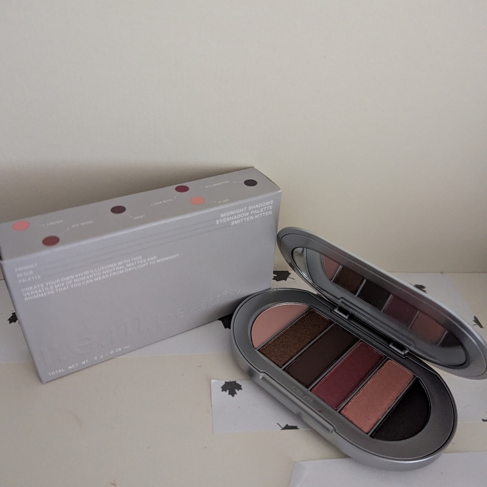 R.E.M. Beauty Midnight Shadows Eyeshadow Palette - Smitten Kitten
